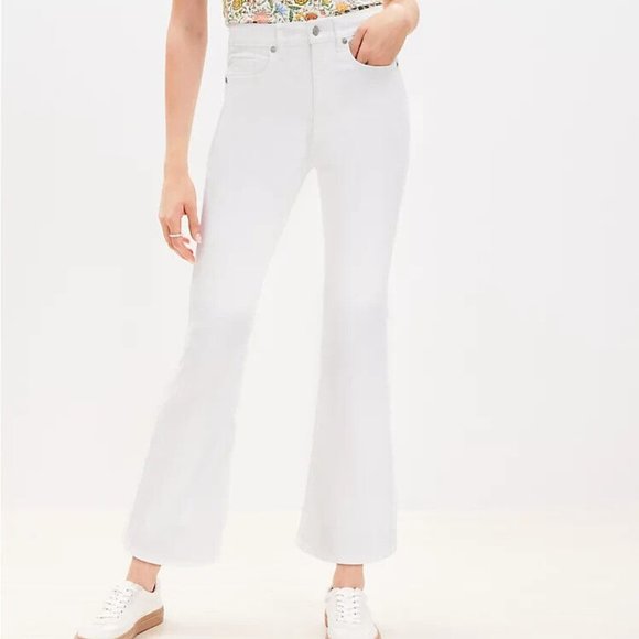 Loft Curvy high rise kick crop jeans in white size 26 or 2 curvy - Picture 3 of 8